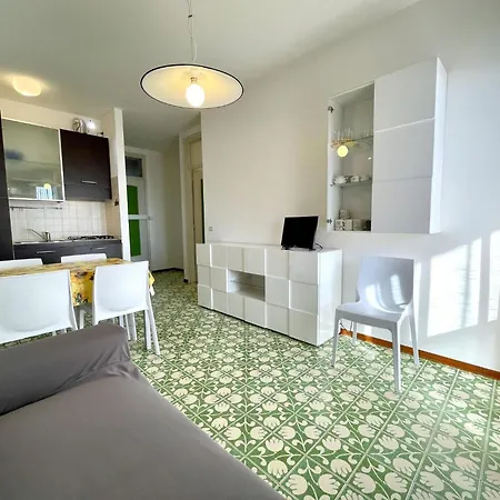 Apartment Cosy With Shared Pool