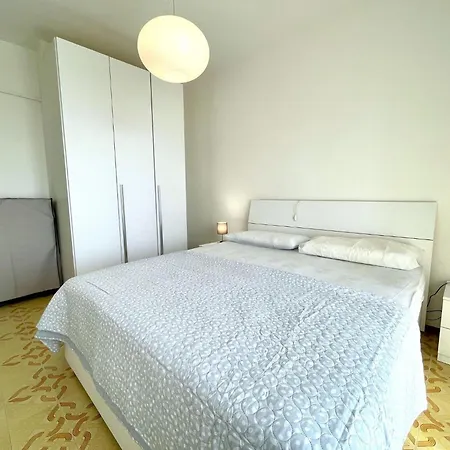 Cosy With Shared Pool Apartment
